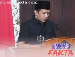 Wakil Bupati Trenggalek Menyampaikan Jawaban Atas Pertanyaan DPRD