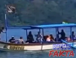 “Kisah Unik di Trenggalek: Bendera One Piece Iringi Kunjungan Pejabat Demi Pariwisata Bahari”