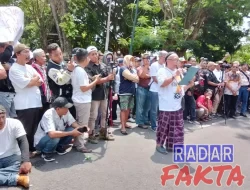 Geruduk DPRD, Gerakan Pejuang Gayatri Layangkan 20 Tuntutan Mendesak untuk Tulungagung