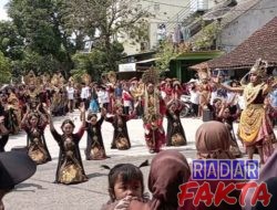 kisah Roro Jonggrang ramaikan karnaval desa ngadiluhur Bojonegoro.