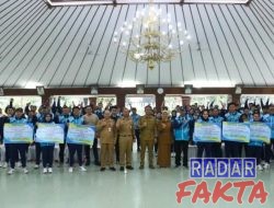 Bupati Bojonegoro Serahkan Apresiasi untuk Atlet dan Pelatih Porprov IX Jatim.