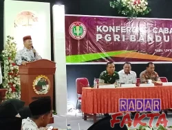 Tekankan Sukses dan Profesionalisme Guru, Ketua PGRI Tulungagung Muhadi Hadiri Koncab PGRI Bandung 