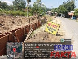 Proyek TPT (tembok penahan tanah) di desa buntalan kec. Temayang tanpa papan informasi jadi sorotan LSM dan publik.