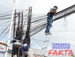 Diskominfo Tulungagung Tertibkan Kabel Semrawut: Tata Infrastruktur Digital Menuju Kota Modern