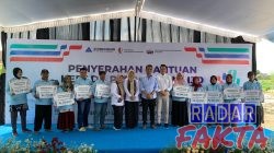 Bupati Bojonegoro Serahkan Bantuan Modal untuk Ratusan Pedagang Mlijo/rengkek.