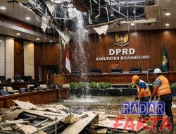 Gedung DPRD Bojonegoro Rp77,8 Miliar Ambrol Diterjang Hujan, Publik Pertanyakan Kualitas Proyek “Seumur Jagung”