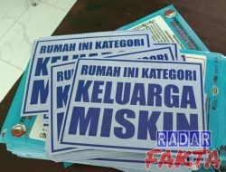 Stiker Bansos: Antara Kepungan Ekonomi dan Pertaruhan Harga Diri