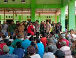 Warga Bandungrejo Menggugat: Ratusan Massa Segel Balai Desa, Lawan Skenario Penundaan PAW Kades