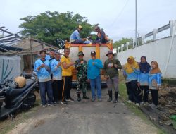 Kerja Bakti Forkopimcam Bersama Pemdes Trucuk dan Warga di Sekitar Jembatan Sosrodilogo Trucuk