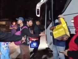 Wujudkan Kepedulian Nyata, Ratusan Pemudik “Mudik Asyik bareng PSI” Tiba di Bojonegoro