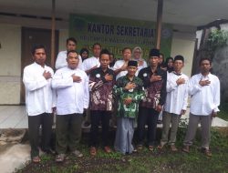 Pokmas Segitiga Emas Pasuruan Tebar Keberkahan, Salurkan Paket Sembako di Kediaman Tokoh Bangil