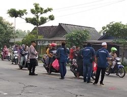 Sinergi Insan Pers dan Polri: 500 Paket Takjil Radar Ngraho & AWPI Bojonegoro Ludes Dibagikan