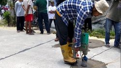 Diwarnai Upaya Intervensi Oknum, LSM PIPRB Tetap Laksanakan Pengambilan Sampel Jalan Rigid Cor di Sidomukti