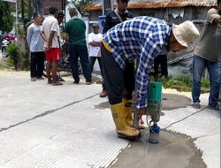 Diwarnai Upaya Intervensi Oknum, LSM PIPRB Tetap Laksanakan Pengambilan Sampel Jalan Rigid Cor di Sidomukti