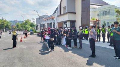 Aksi Damai Hari Kartini di DPRD Bojonegoro: KPI Tuntut Kesetaraan, Jurnalis Wanita Turut Larut dalam Solidaritas