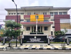 Proyek Rigid Beton 2,7 Miliar di Dusun Tengaring Disinyalir Tabrak RAB, 4 Warga Klino Lapor Kejaksaan.