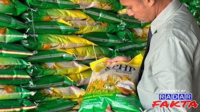 Pemimpin Perum Bulog Kantor Cabang Madiun Beri Ucapan Hari Jadi Kabupaten Madiun Ke- 458