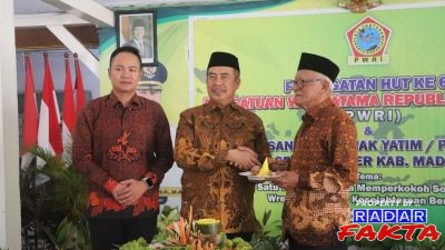 Bupati Madiun Hadiri Peringatan HUT ke-64 PWRI Kecamatan Geger, Santuni 105 Anak Yatim Piatu