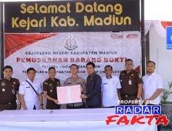 Sinergitas Penegak Hukum, Kapolres Madiun dan Kajari Musnahkan Barang Bukti Perkara Pidana Umum