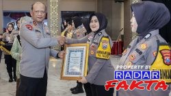 Dedikasi dan Inovasi Berbuah Prestasi, Brigpol Riztania Raih Penghargaan Kapolda Jatim