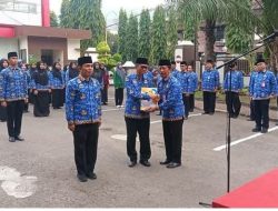 Sekda Trenggalek Serahkan SK Plt Kepala Dinas Perpustakaan dan Kearsipan serta Plt Camat Bendungan